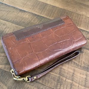 Fossil Brown Leather Wristlet Wallet